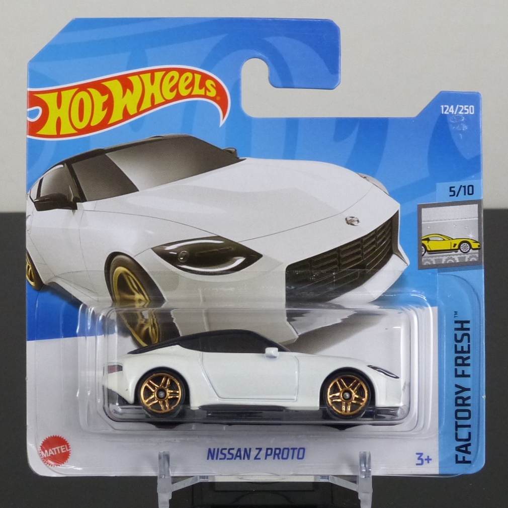 Hot Wheels Mainline 2022 124/250 Nissan Z Proto (2023) White SHORT CARD SEALED